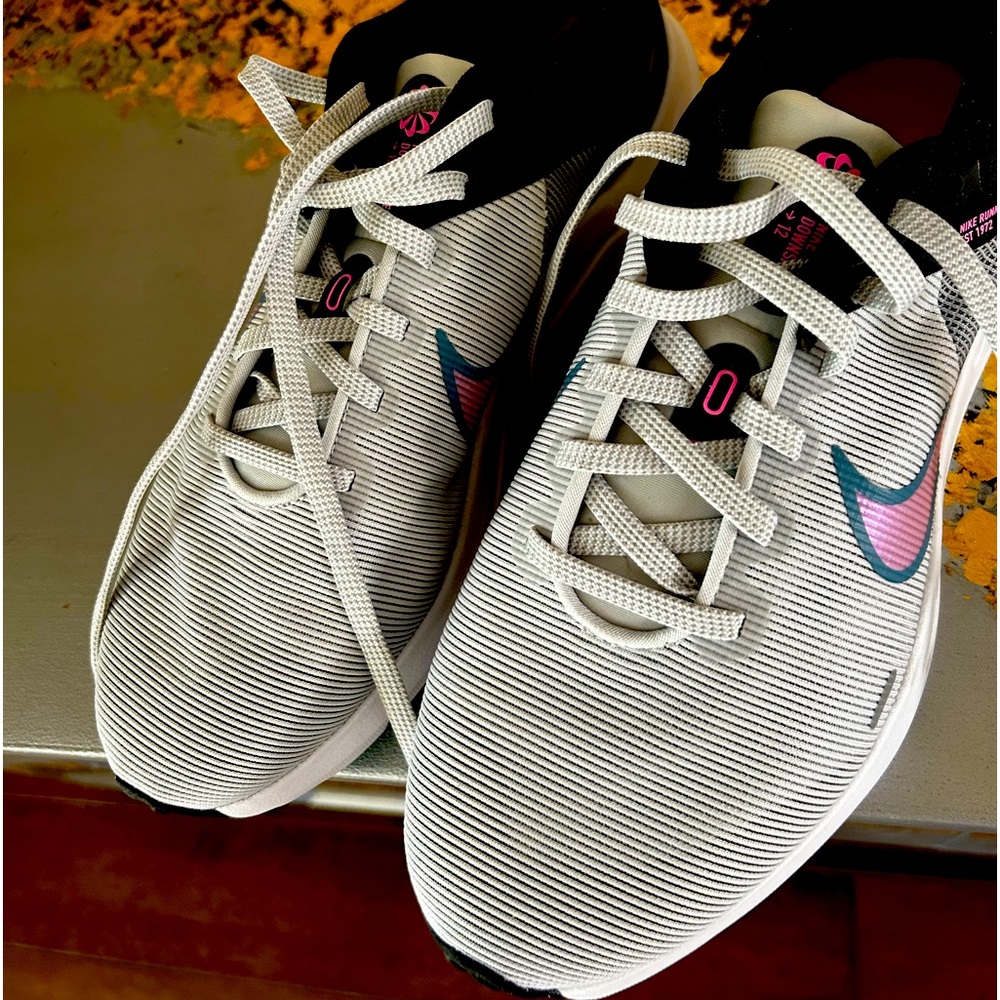 Nike Women’s Down shifter12 running shoes8 1/2 New In Box